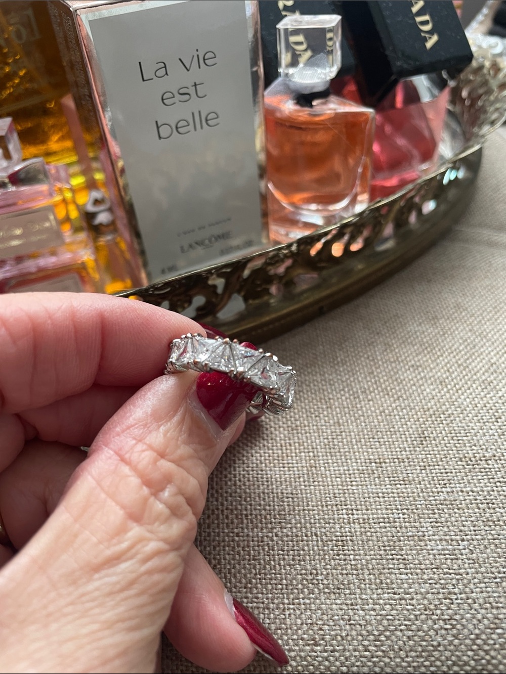 ✨Bling Crystal Eternity Band Ring in Silvertone Size 8✨Like New